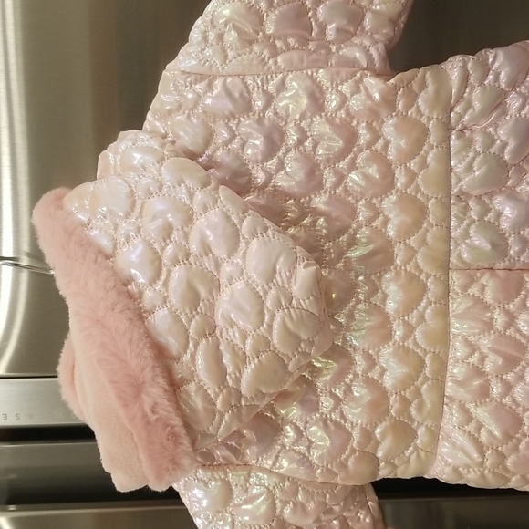 💕ROTHSCHILD Faux Fur Trimmed Quilted Heart Pram Blush Iridescent 3/6 Months NWT - Picture 5 of 11